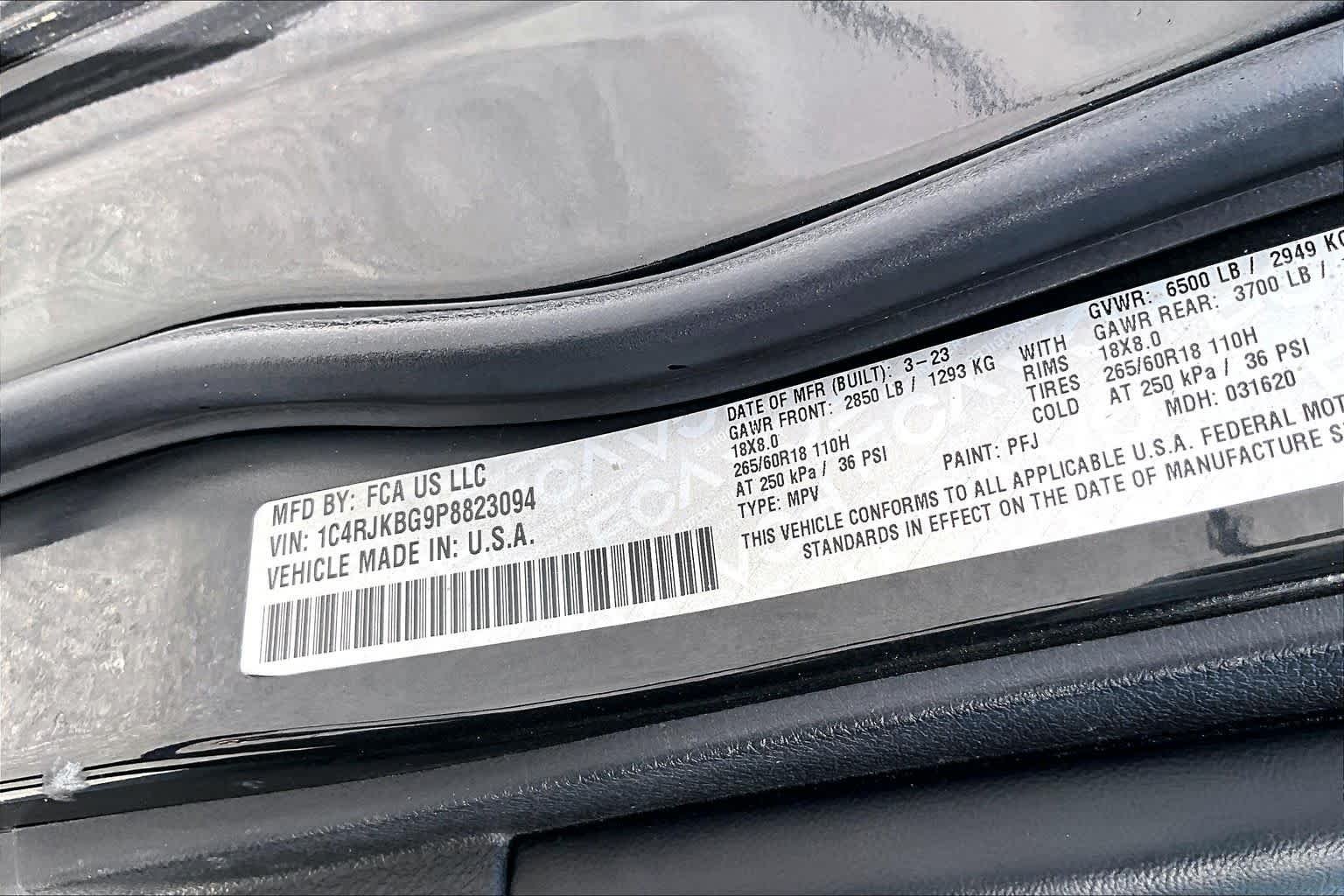Used 2023 Rocky Mountain Pearlcoat Jeep Limited image 37