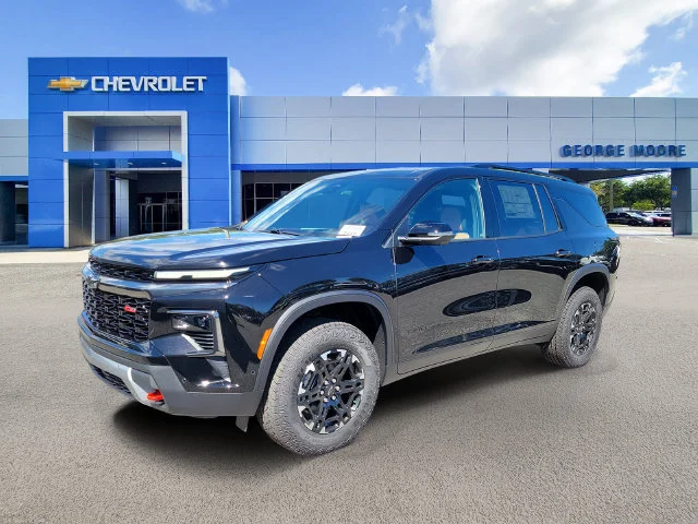 2027 Chevrolet Traverse Z71 - Photo 2