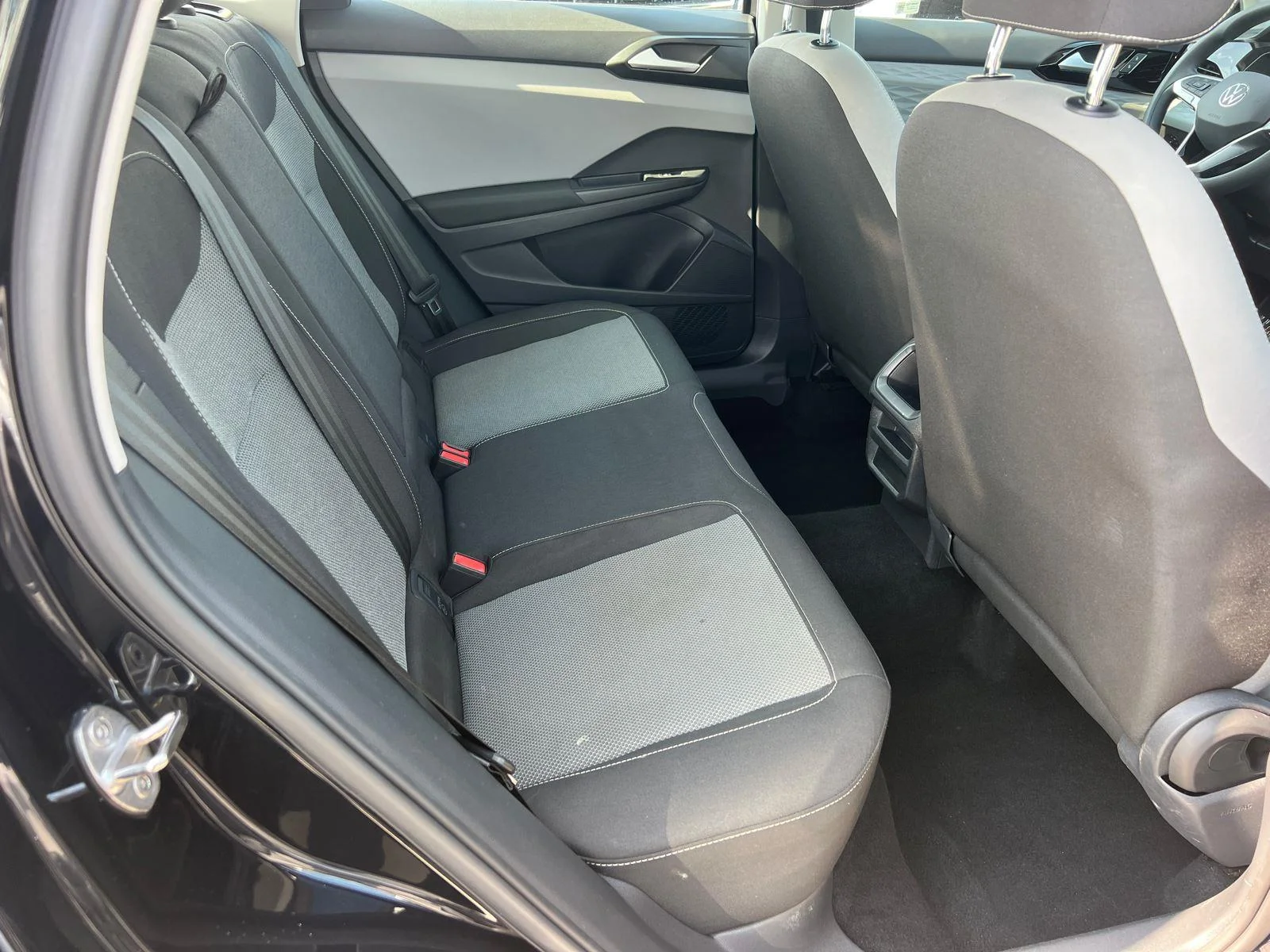 Used 2022 BLACK Volkswagen S image 15