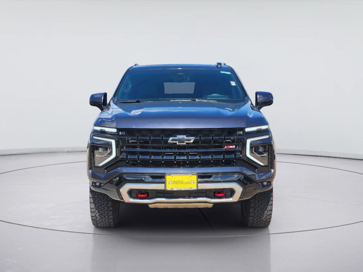 2025 Chevrolet Suburban photo 2 of 35