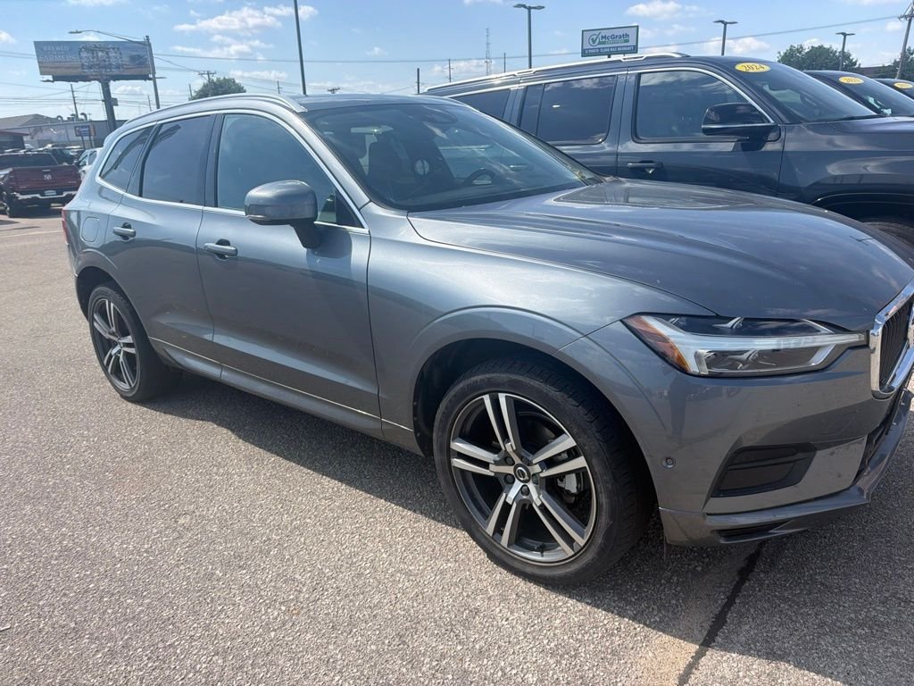Used 2018 Gray Volvo T5 Momentum image 5