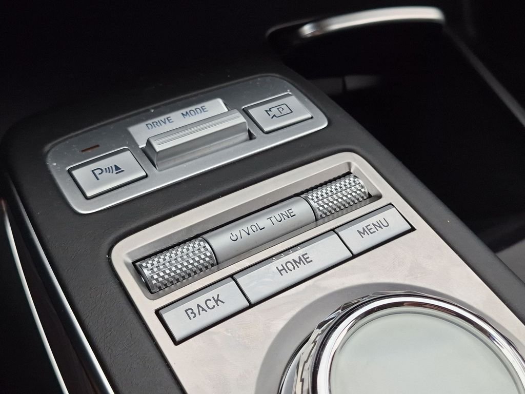 Used 2024 Black Genesis 2.5T image 21