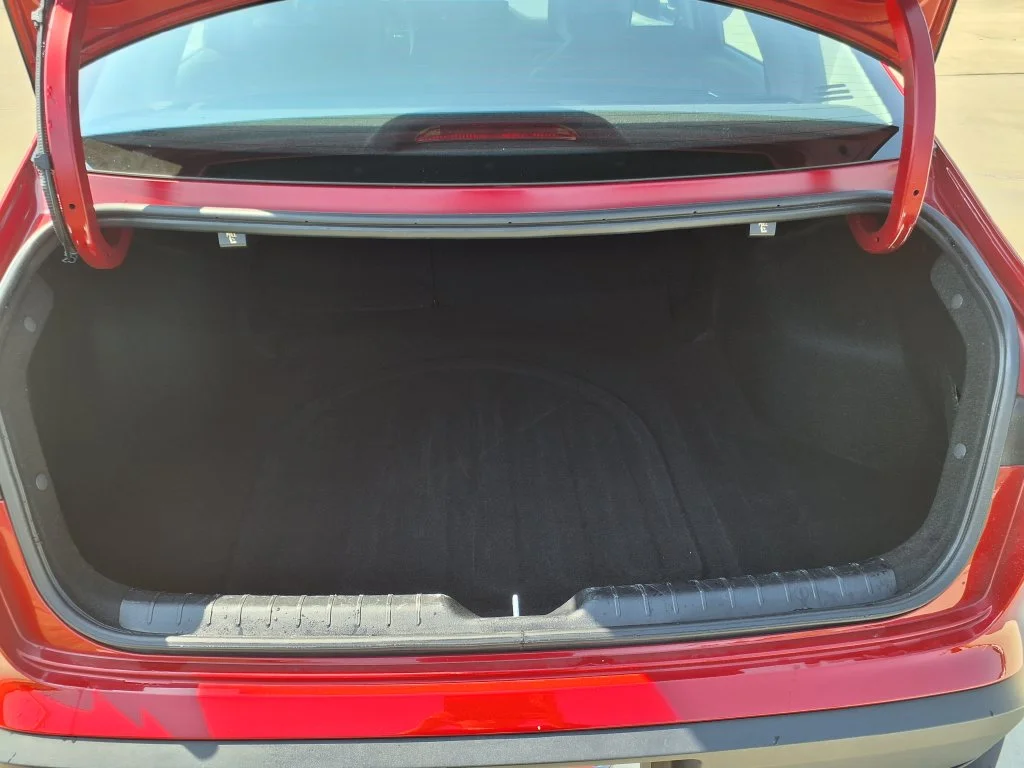 Used 2025 Red Kia LXS image 9