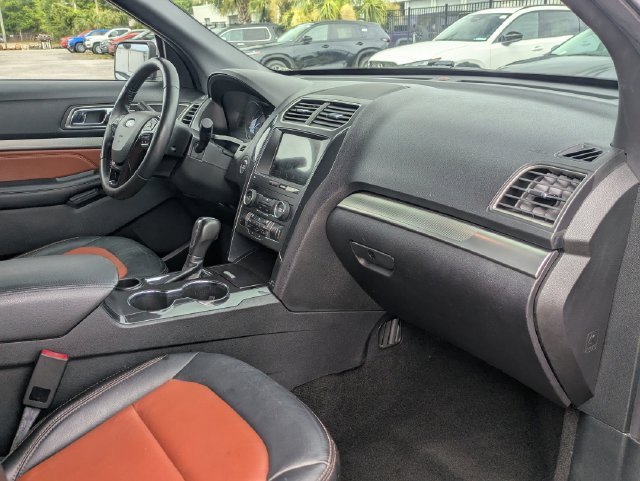 Used 2019 Gray Ford XLT image 30