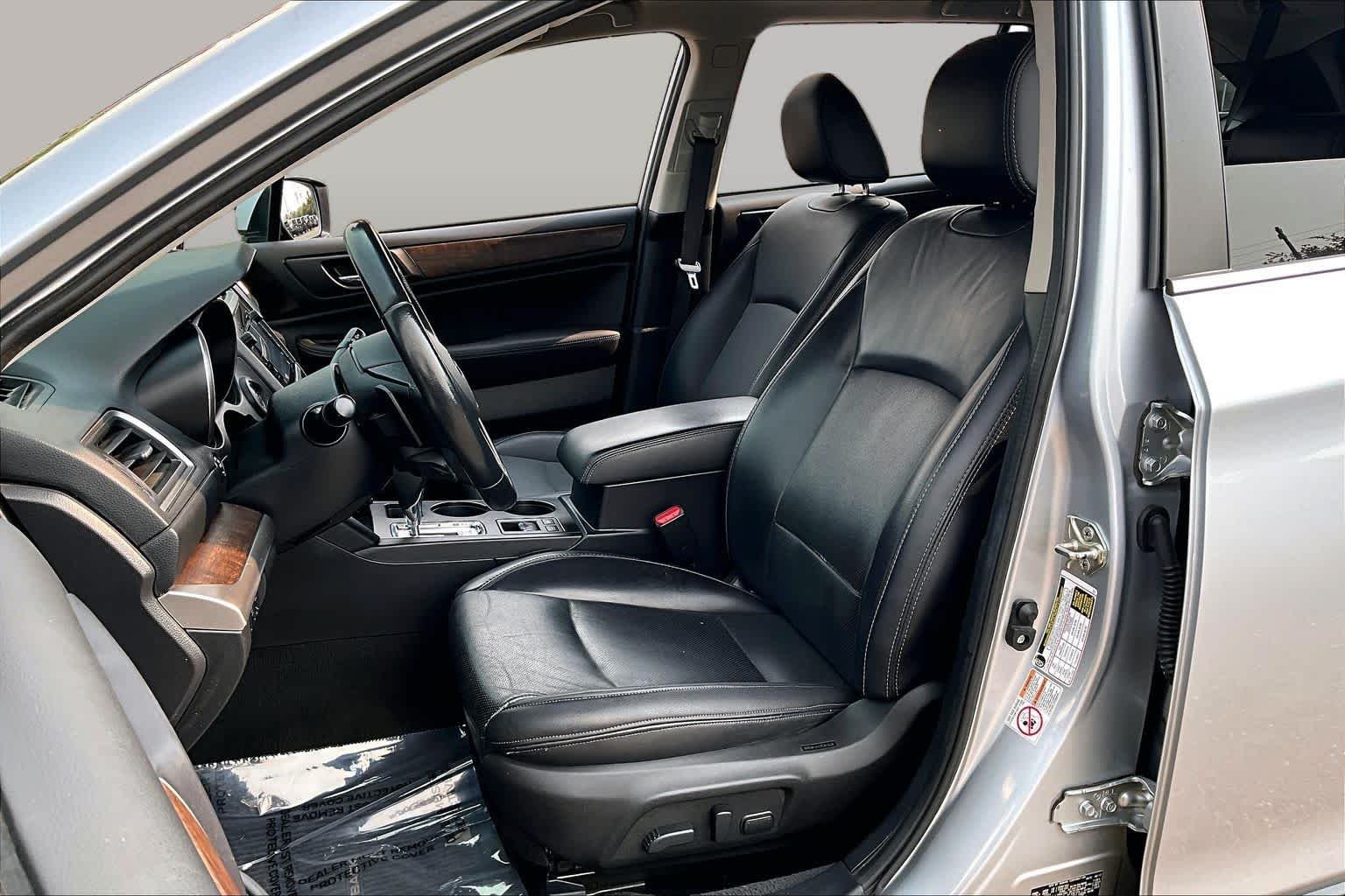 Used 2017 Ice Silver Metallic Subaru Limited image 7