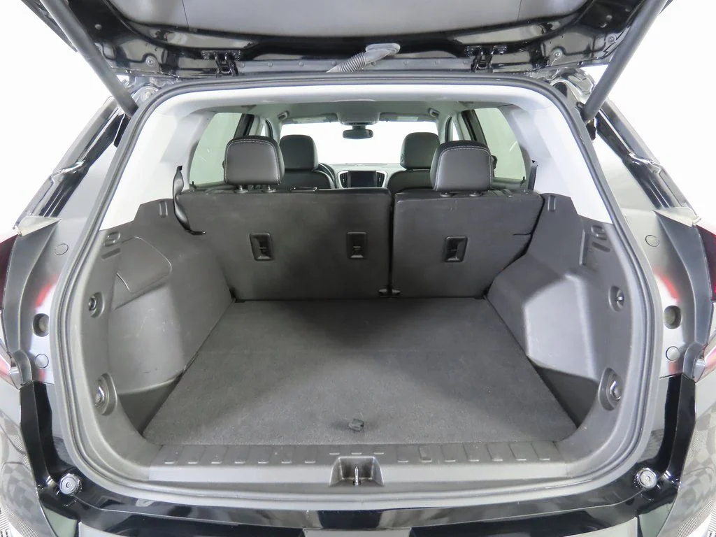 Used 2023 Black GMC SLT image 26