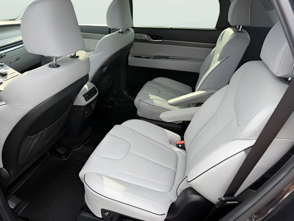 Used 2024 Moonlight Cloud Hyundai SEL image 14