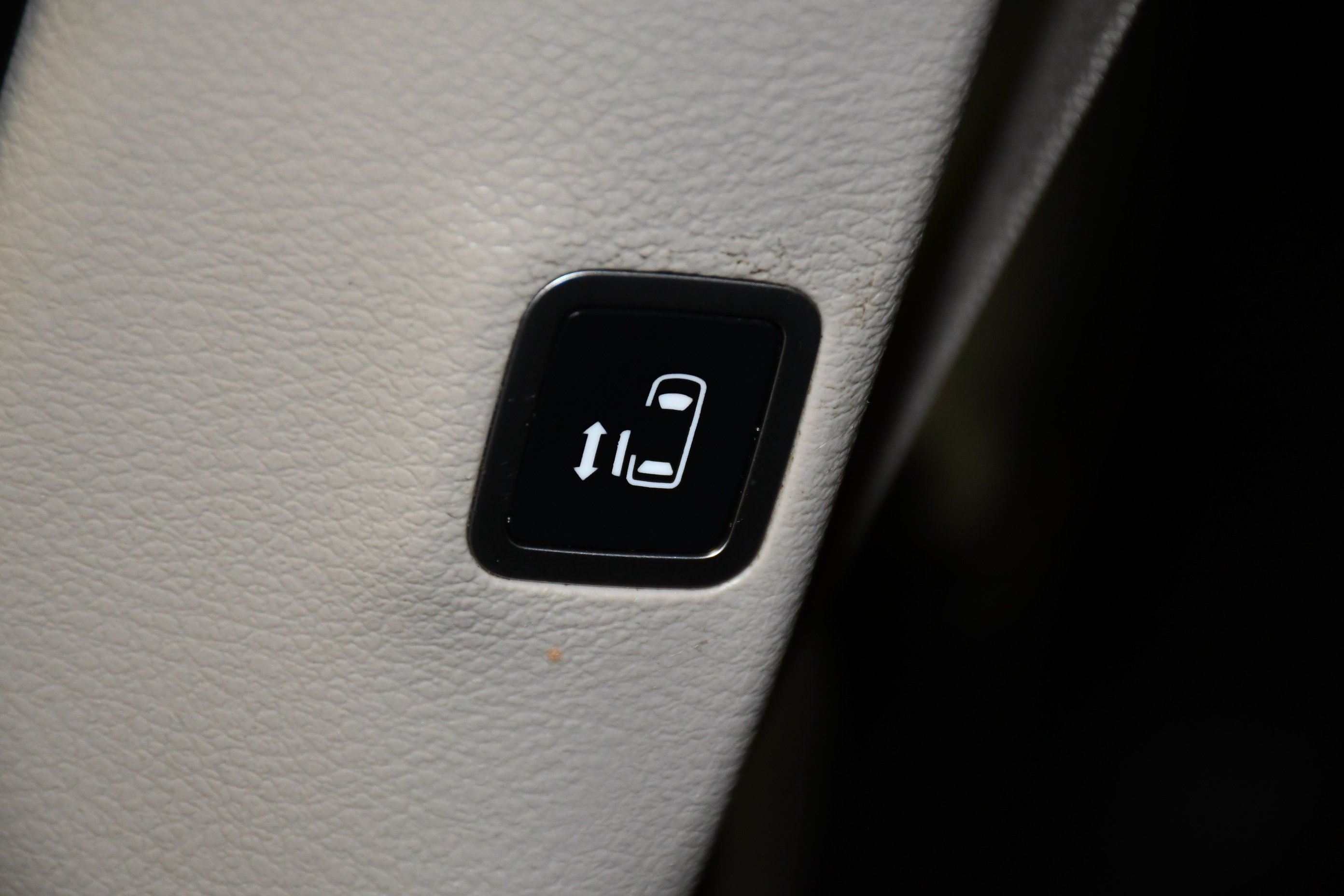 Used 2019 Velvet Red Pearlcoat Chrysler Touring L image 45