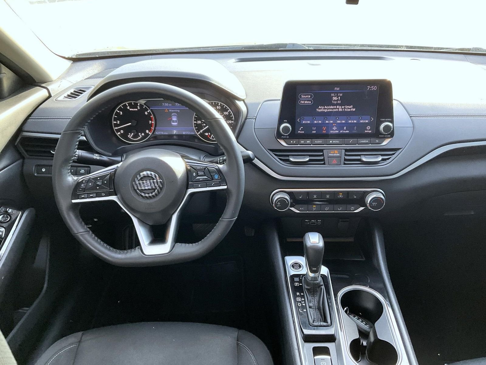 Used 2022 Black Nissan 2.5 SV image 14
