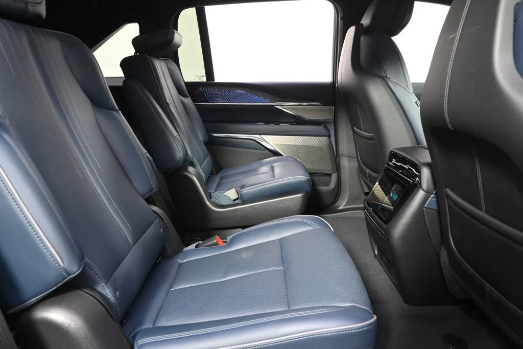 2025 Cadillac Escalade IQ Luxury 2 - Photo 18
