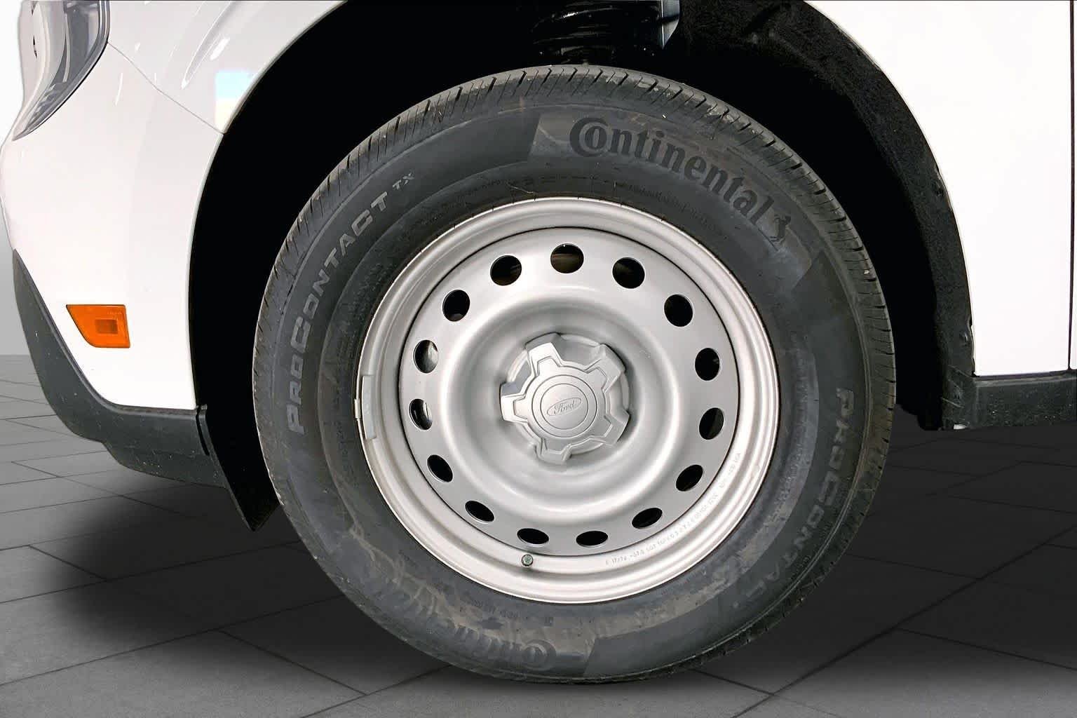 New 2026 Oxford White Ford XL image 9