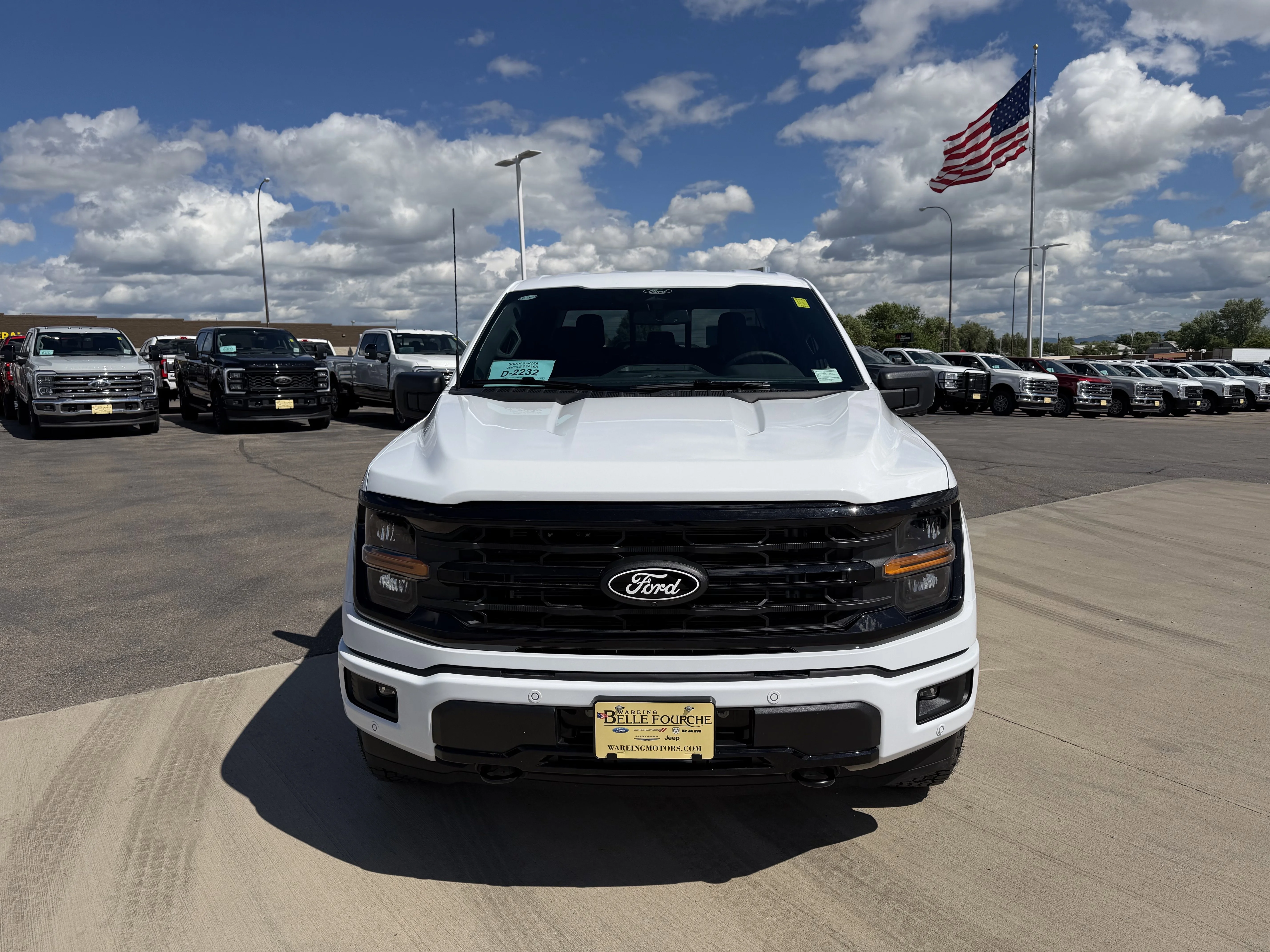 New 2026 Oxford White Ford XLT image 2