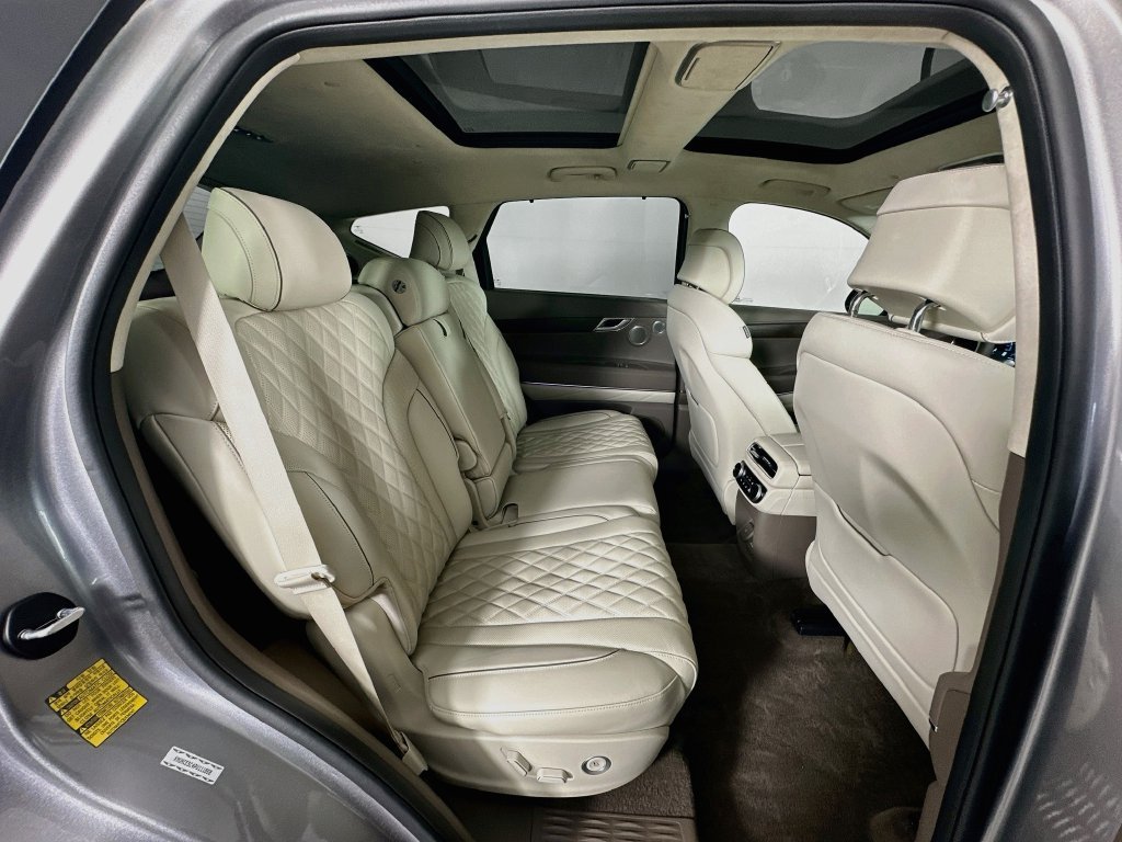 Used 2023 Silver Genesis 3.5T image 28