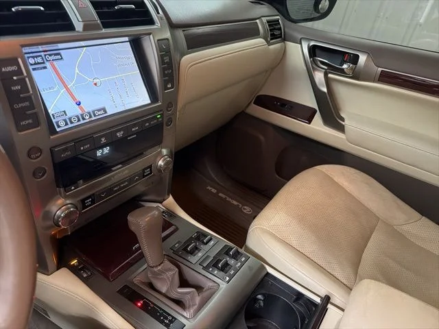 Used 2015 Starfire Pearl Lexus 460 Luxury image 35