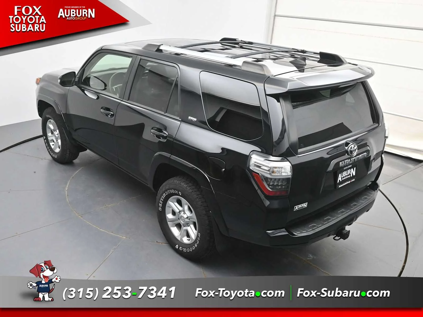 Used 2022 Midnight Black Metallic Toyota SR5 Premium image 28