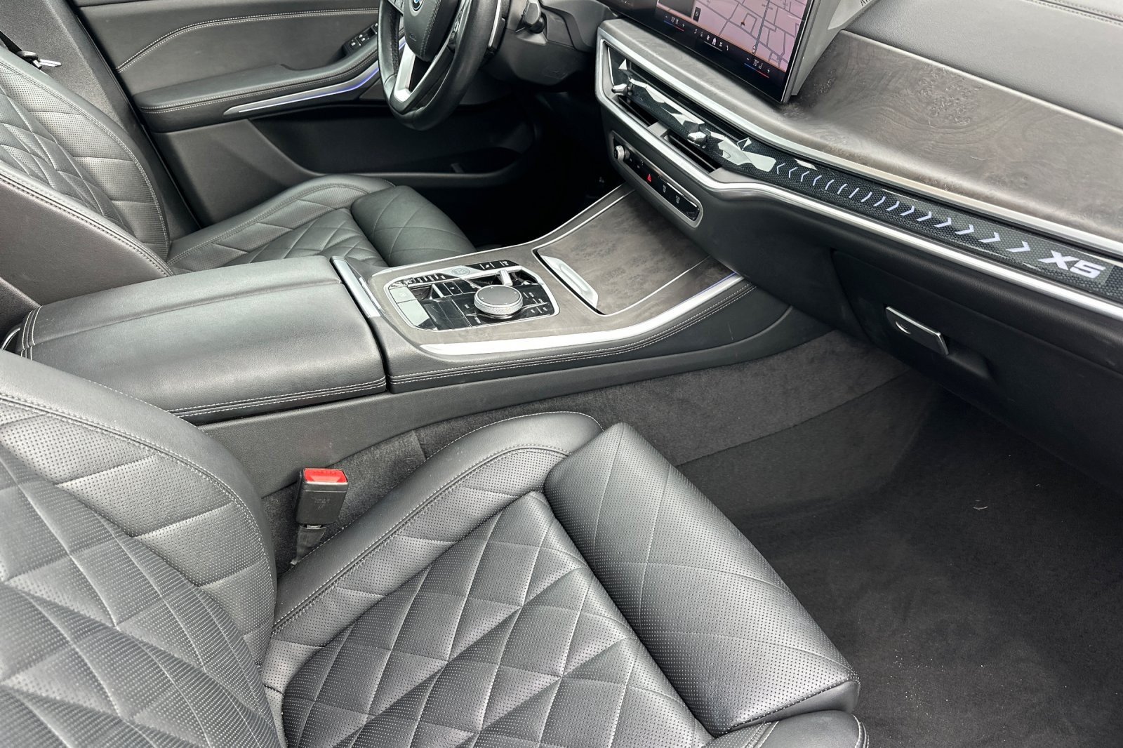 Used 2024 Skyscraper Grey Metallic BMW xDrive40i image 15
