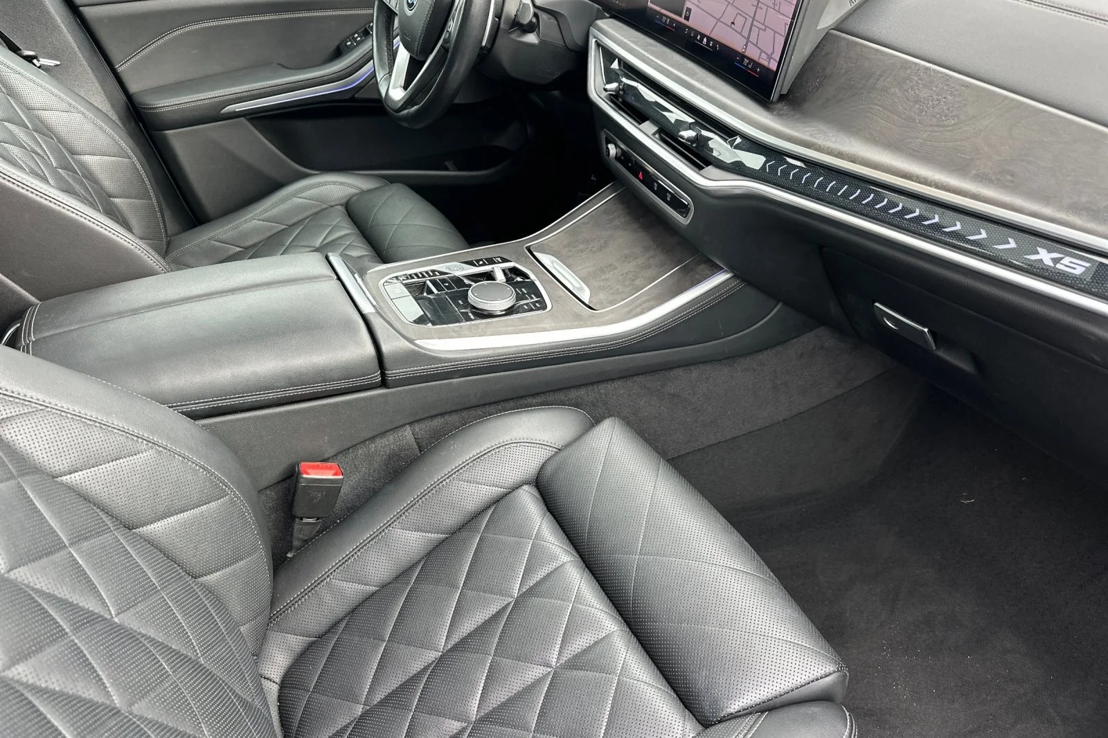 Used 2024 Skyscraper Grey Metallic BMW xDrive40i image 15