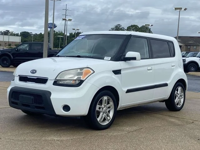 Used 2010 White Kia Plus image 5