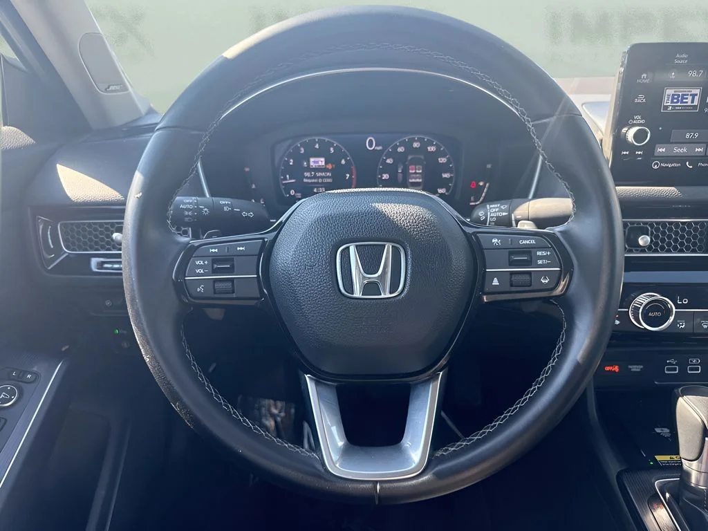 Used 2023 Silver Honda Touring image 14