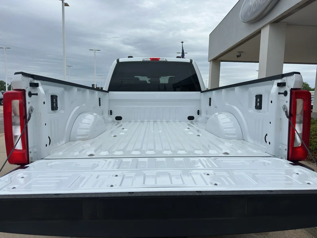 Used 2024 Oxford White Ford XLT image 8