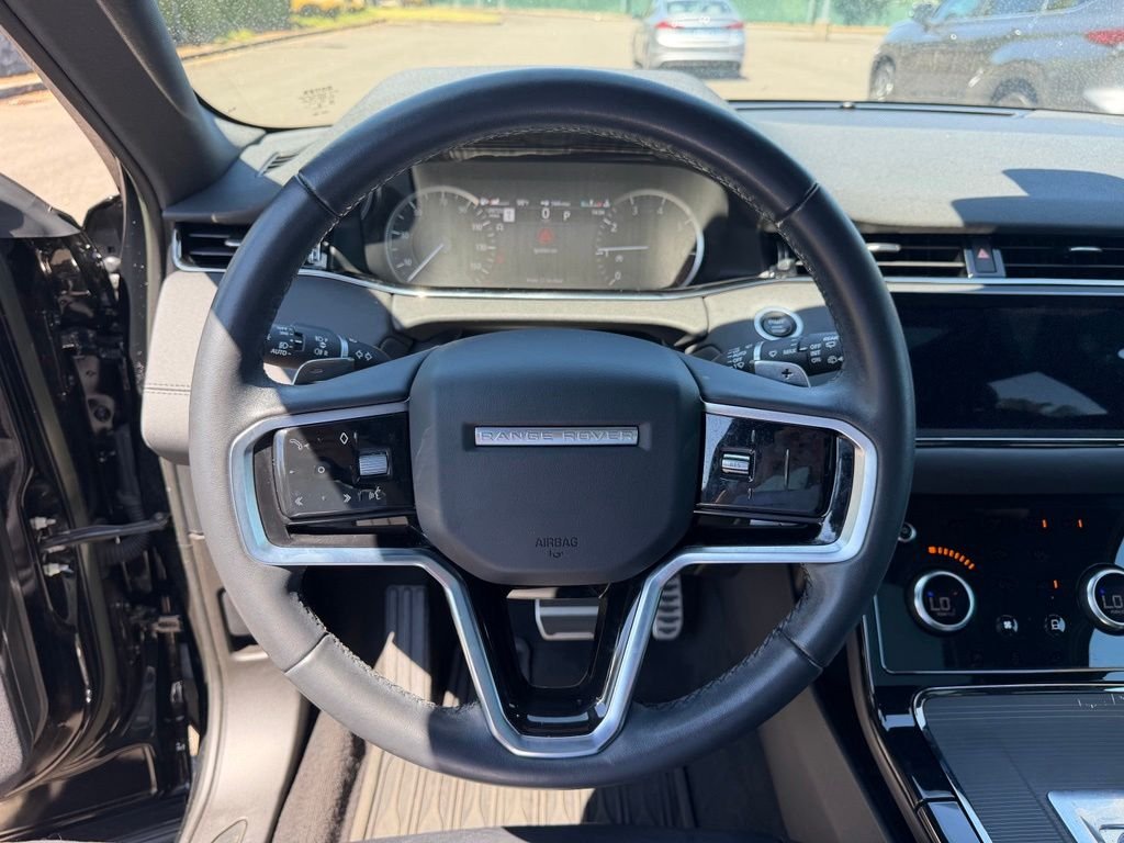 Used 2023 Santorini Black Metallic Land Rover R-Dynamic SE image 18
