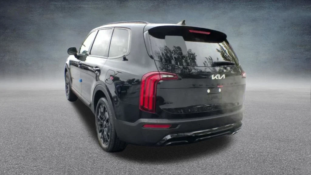 Used 2022 Black Kia EX image 19
