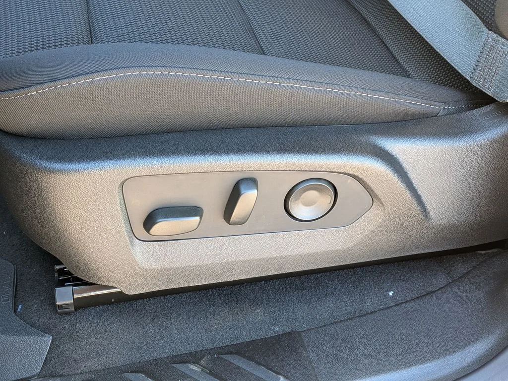 2026 Chevrolet Colorado LT - Photo 18
