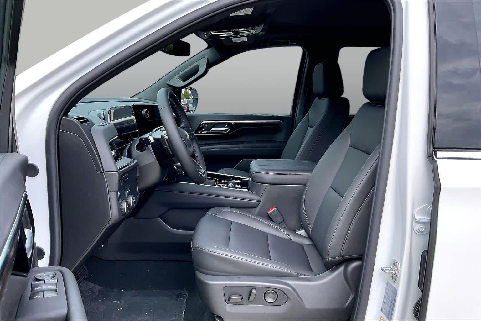 New 2026 Summit White Chevrolet LT image 10