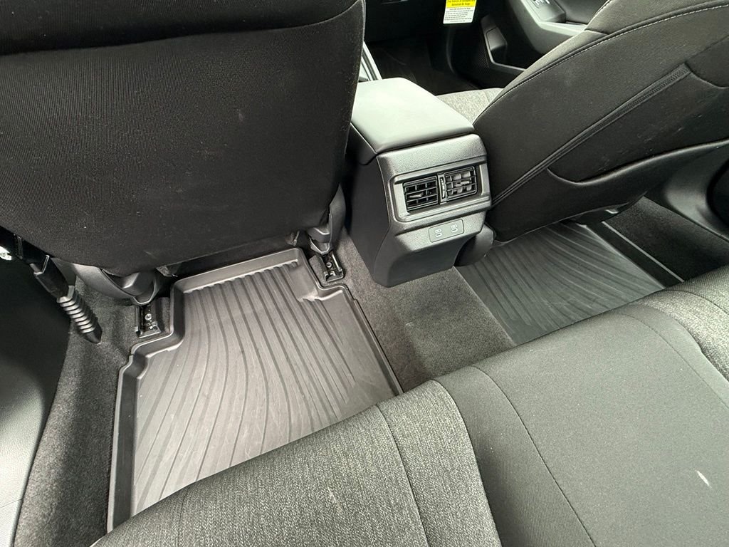 Certified Used 2025 Solar Silver Metallic Honda 1.5T SE image 18