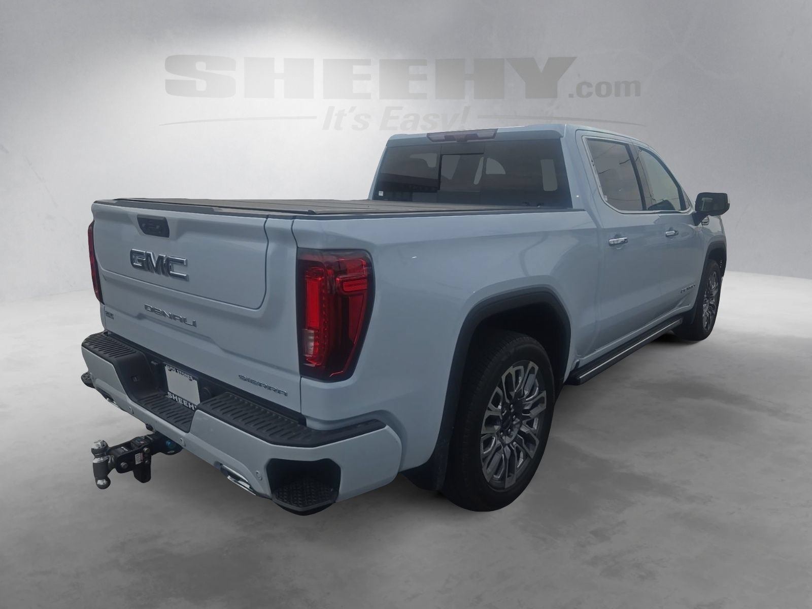 Used 2026 Glacier White Tricoat GMC Denali Ultimate image 16
