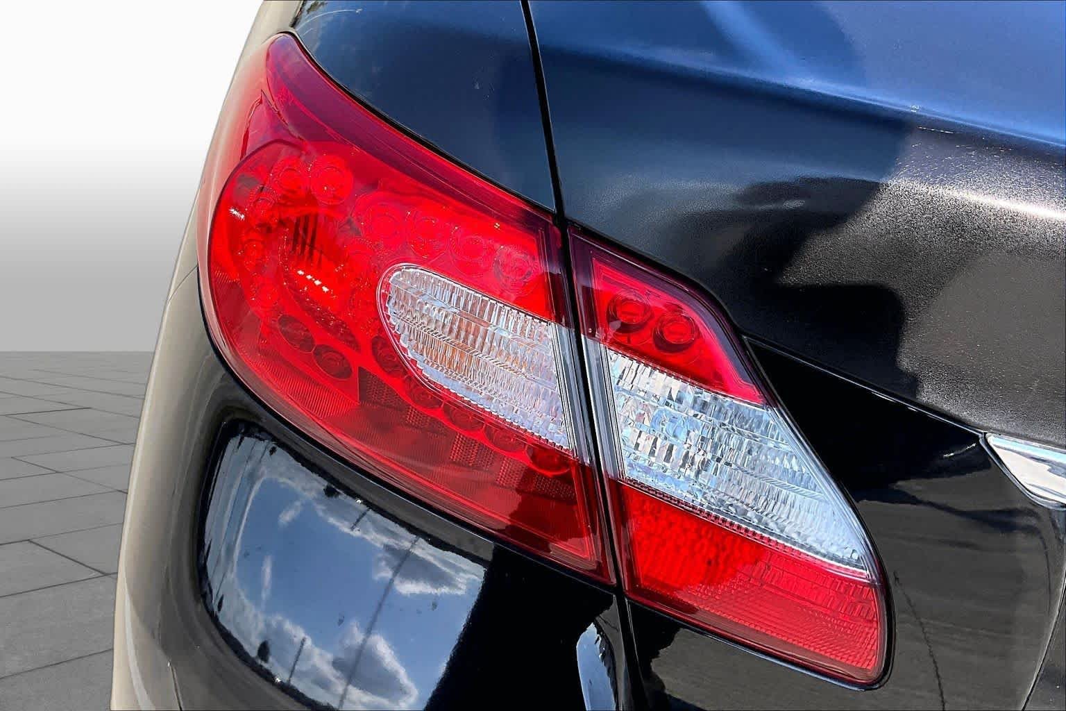 Used 2012 Malbec Black INFINITI  image 24