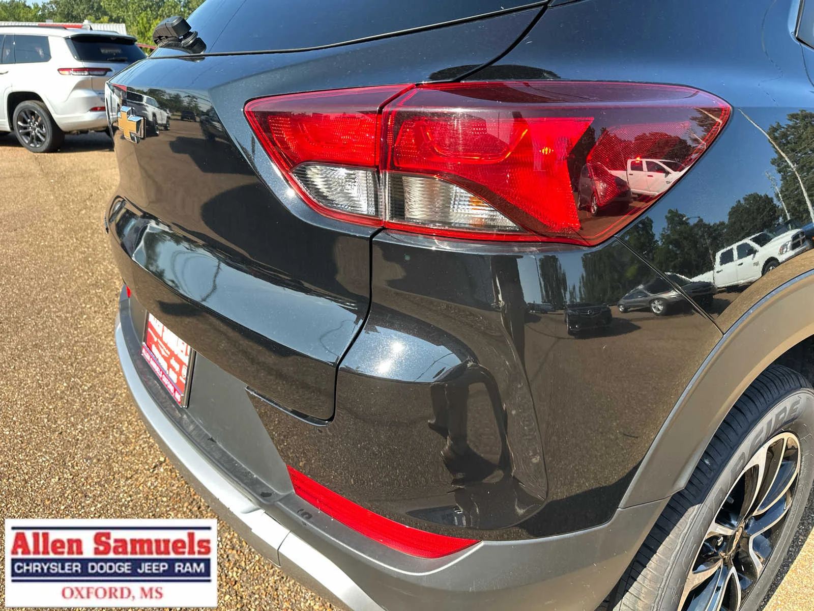 Used 2025 Mosaic Black Metallic Chevrolet LT image 43