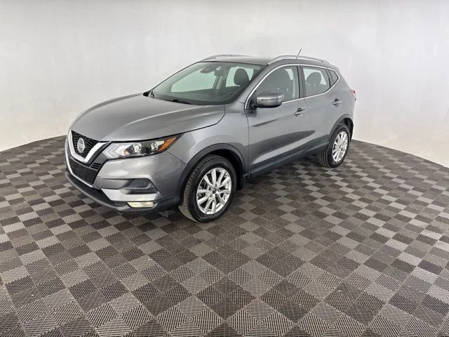 Used 2021 Gray Nissan SV image 3
