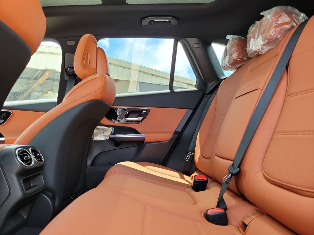 New 2027 MANUFAKTUR Alpine Grey Mercedes-Benz GLC 300 image 10