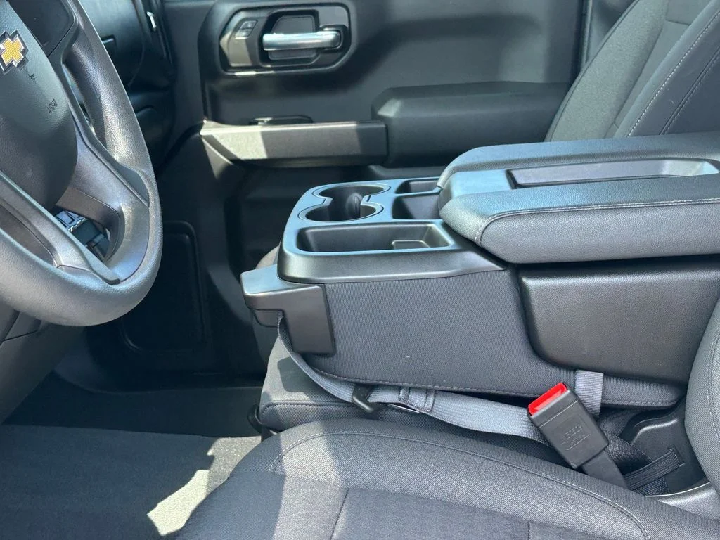 Used 2025 White Chevrolet Custom image 10