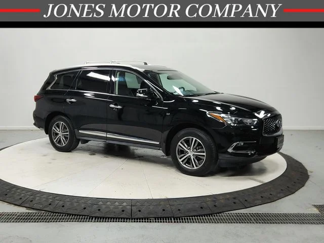 Used 2020 Black INFINITI LUXE image 1