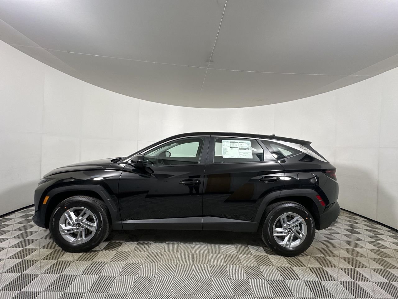 New 2026 Phantom Black Hyundai SE image 4