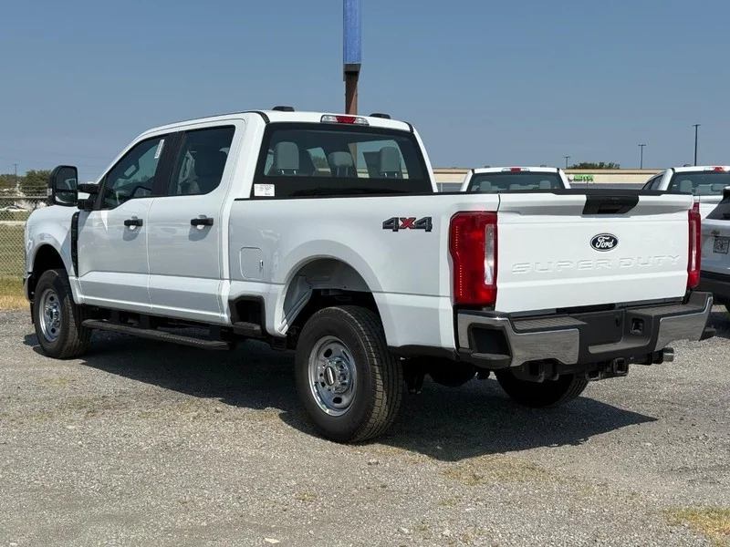 New 2027 Oxford White Ford XL 4WD Crew Cab 6.75