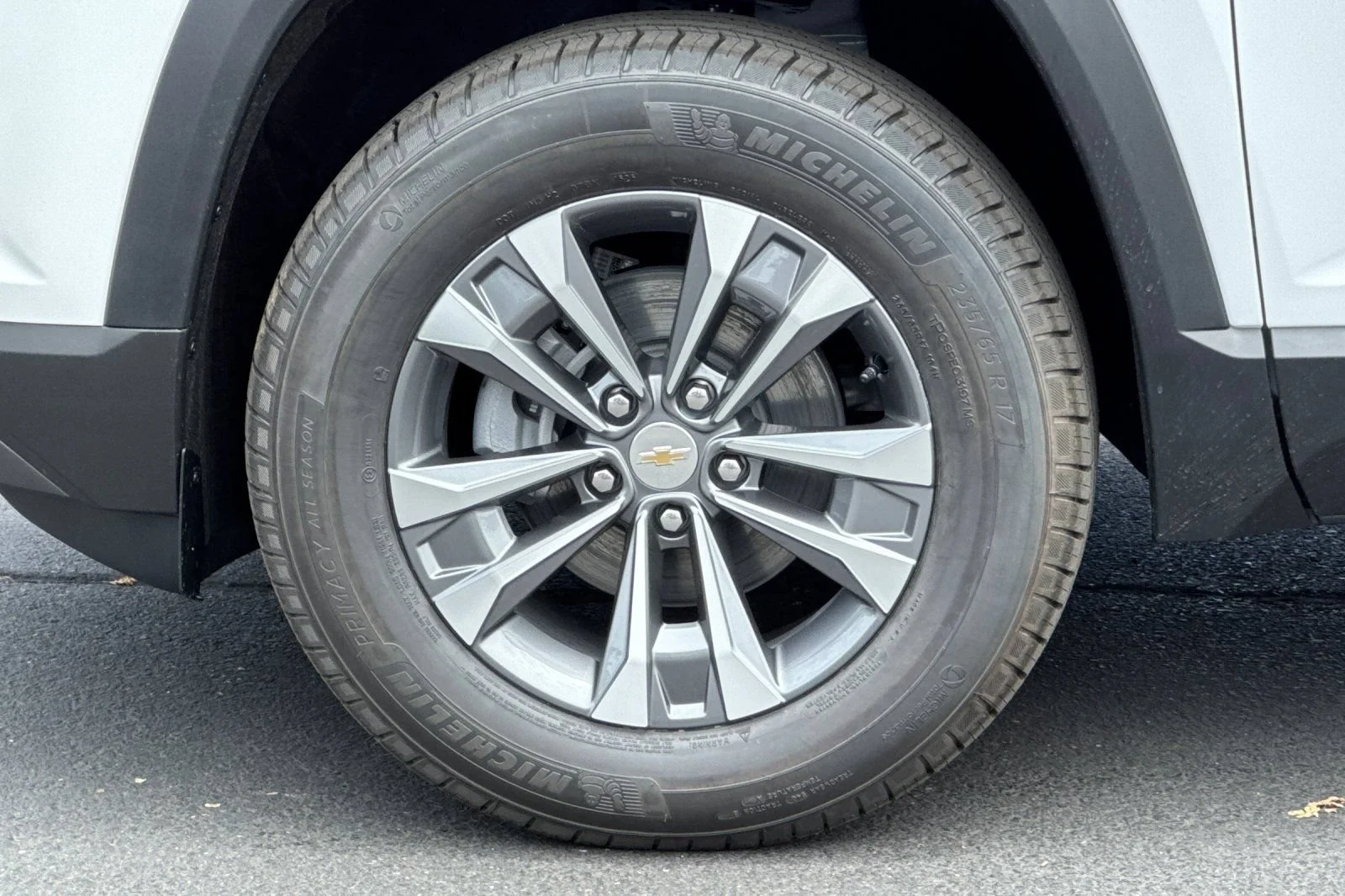2027 Chevrolet Equinox LT - Photo 25