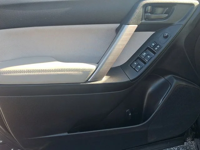 Used 2016 Gray Subaru 2.5i Premium image 12