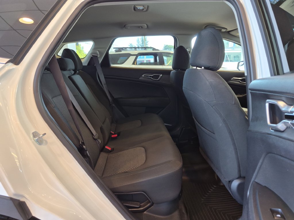Used 2023 Snow White Pearl Kia LX image 26