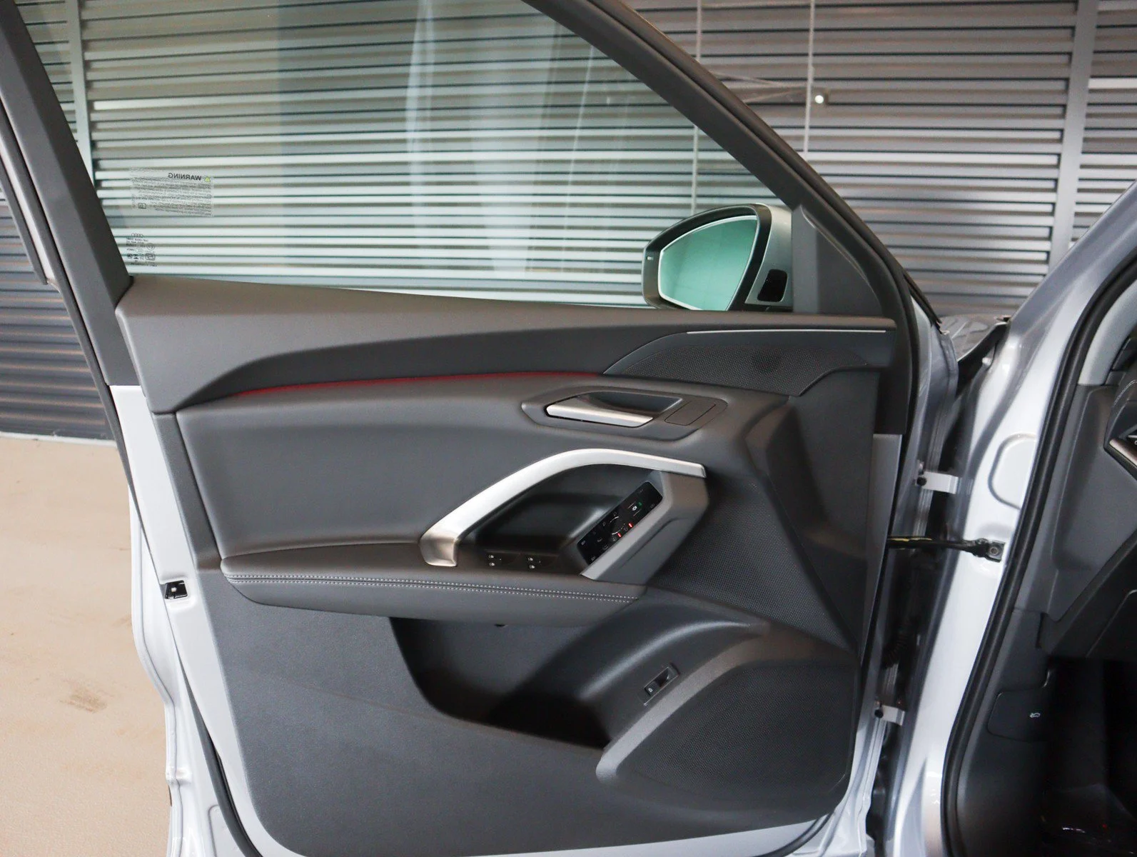 New 2026 Florett Silver Metallic Audi Premium image 25