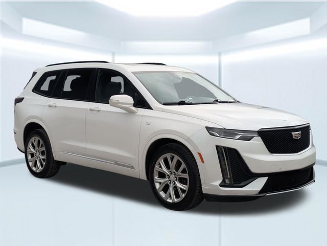 Used 2020 White Cadillac Sport image 9
