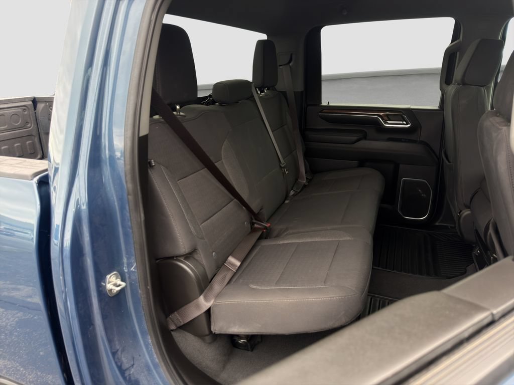 Used 2024 Lakeshore Blue Metallic Chevrolet LT image 19