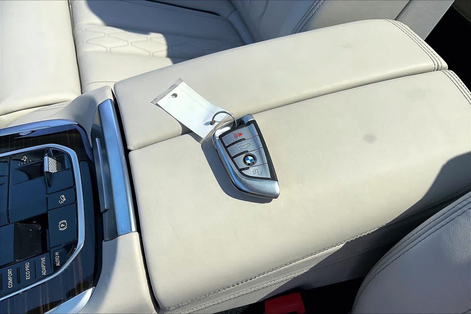 Used 2020 Tanzanite Blue II Metallic BMW xDrive40i image 14