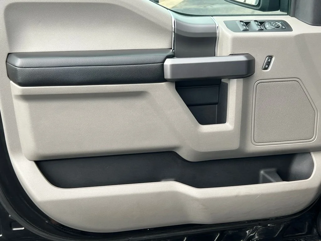 Used 2019 Black Ford XLT image 15