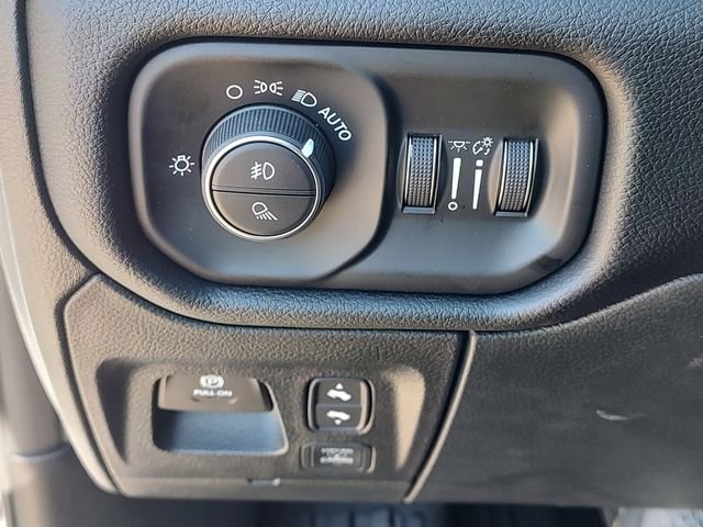 New 2026 Bright White Clear-Coat Exterior Paint RAM Laramie image 25