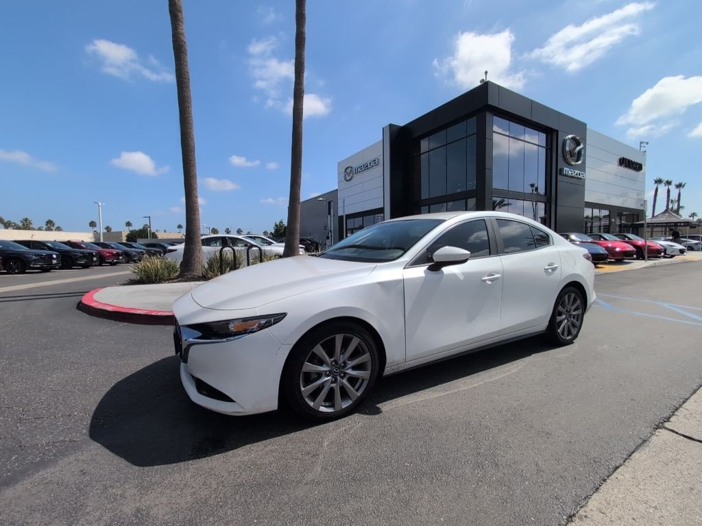 Used 2020 White Mazda Preferred image 4
