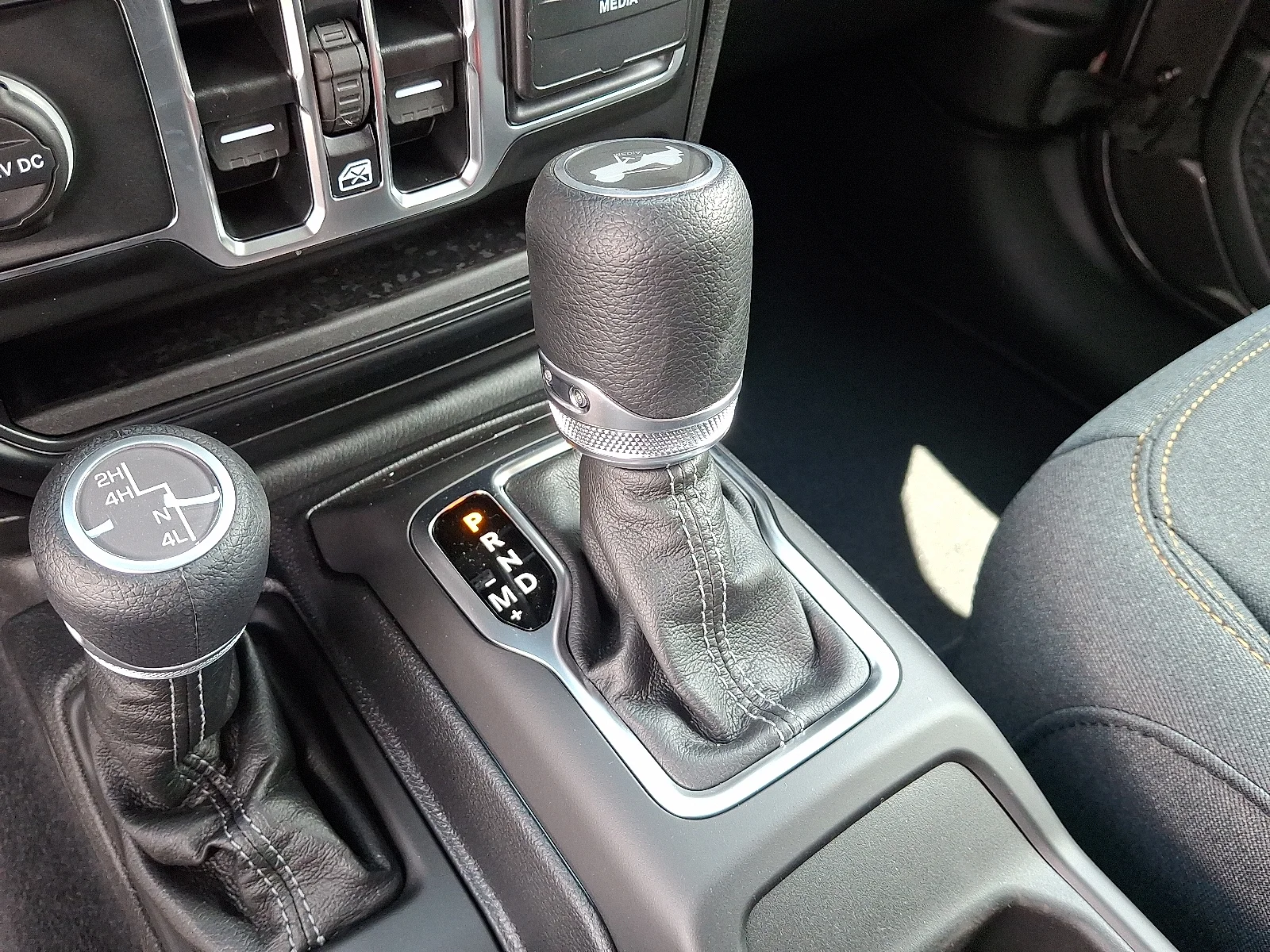2025 Jeep Wrangler 4-Door Sahara - Photo 17