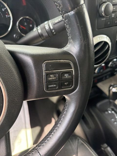 Used 2013 White Jeep Sahara image 13